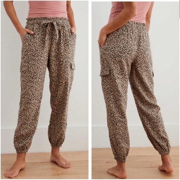 AERIE SWEATPANTS - Picture 1 of 1